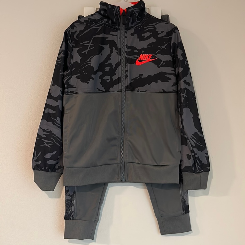 Nike Matching Tracksuit
